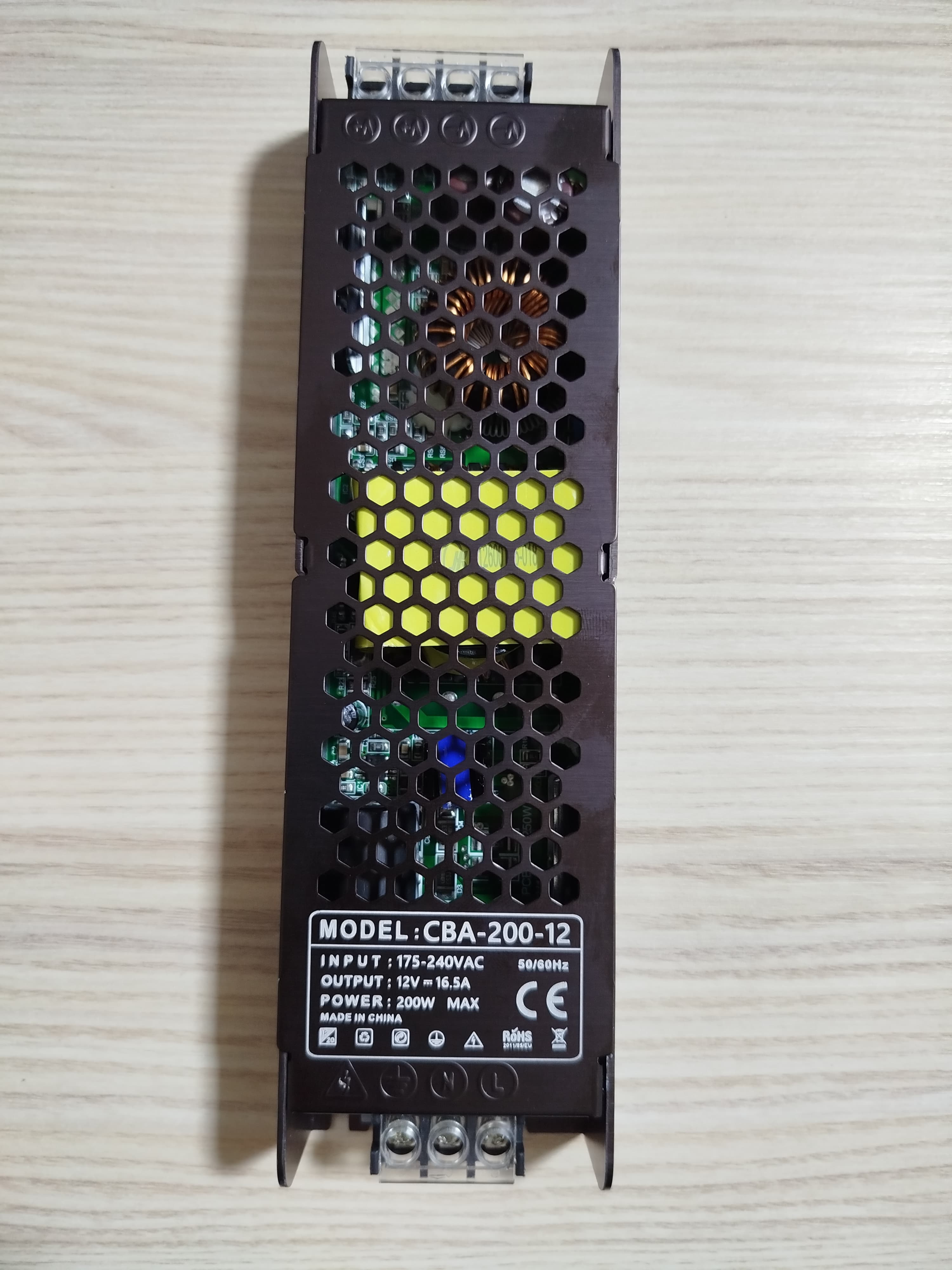 Qida bloku 12V 16A